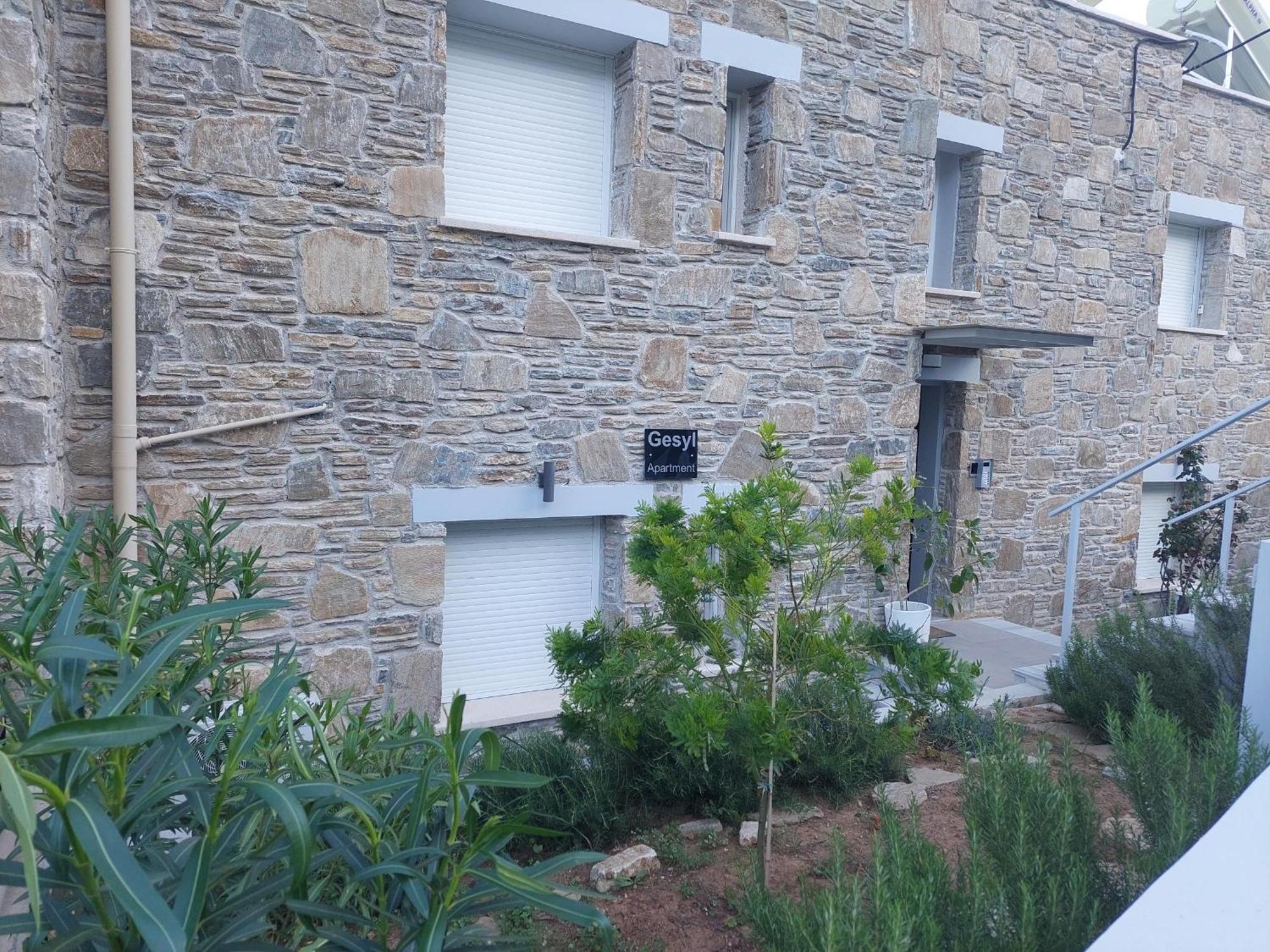 Gesyl Apartment Tolo Exterior photo