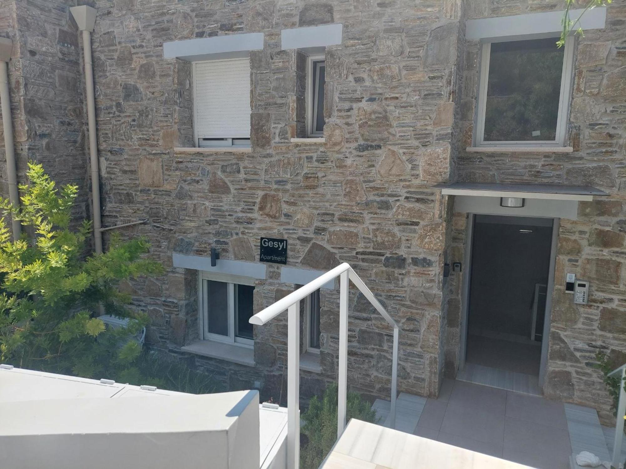 Gesyl Apartment Tolo Exterior photo