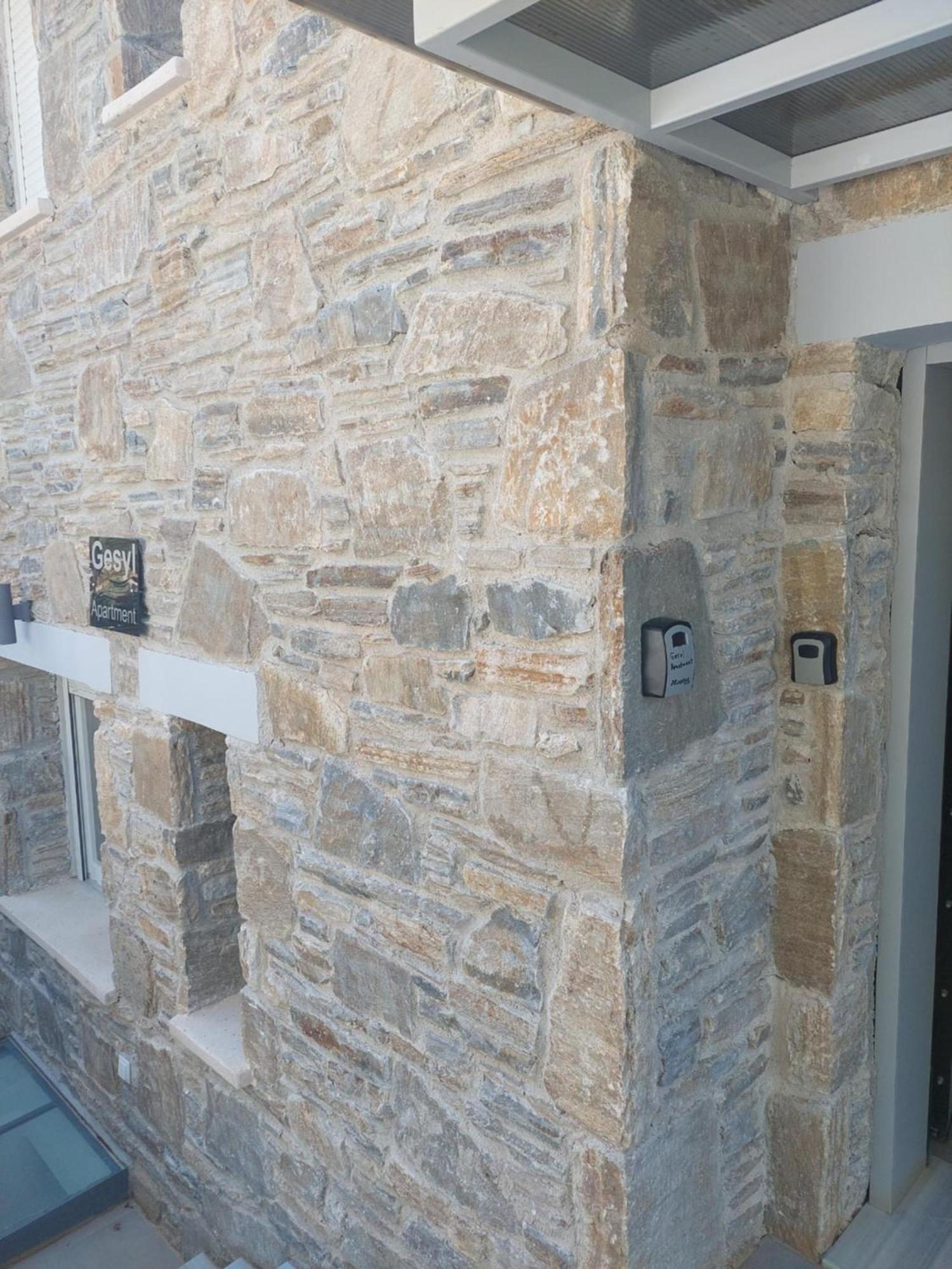 Gesyl Apartment Tolo Exterior photo